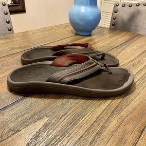 OluKai Hokua Men’s Brown Leather Casual Beach Flip Flop Thong Sandal Size 13